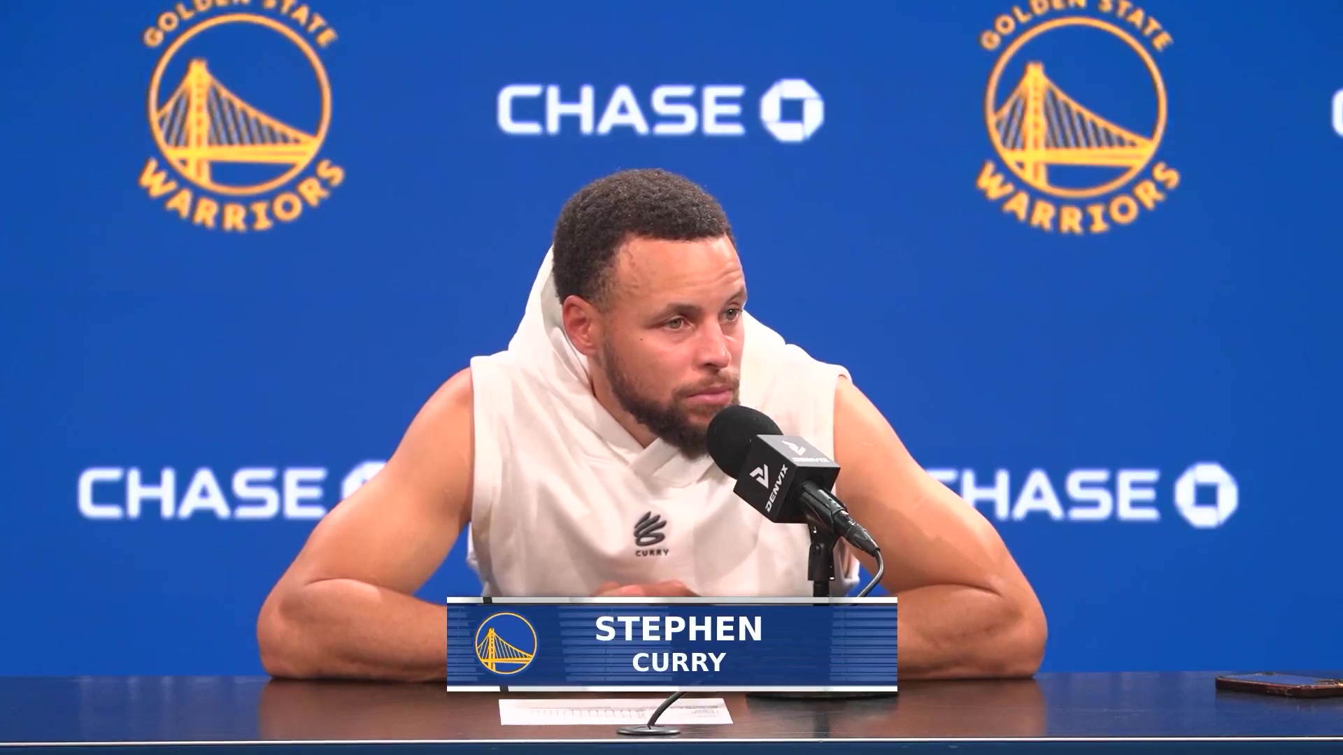 【焦点新闻】卖个关✌️子！小吧问库里圣诞大战穿啥鞋！库里打趣：有些不错的想法(图2)