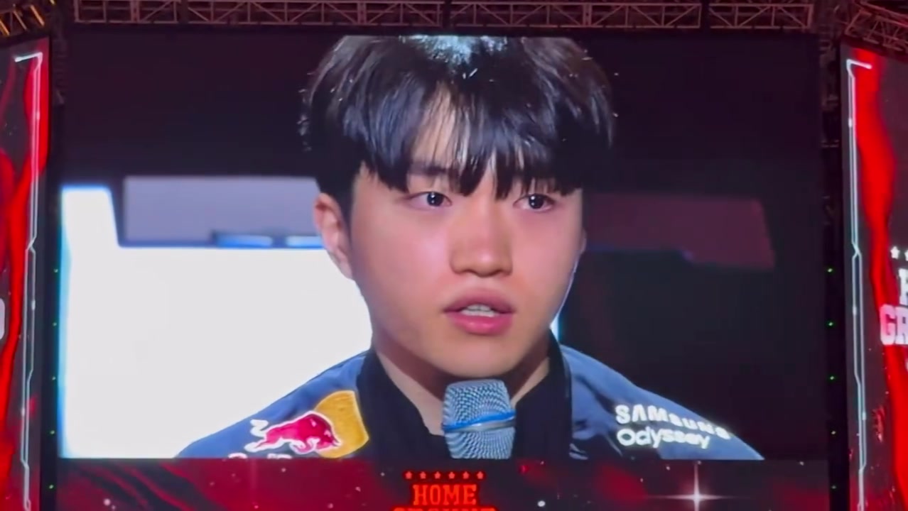 Keria含泪谈与T1续约三年：相信与T1走下去一定能实现梦想与目标