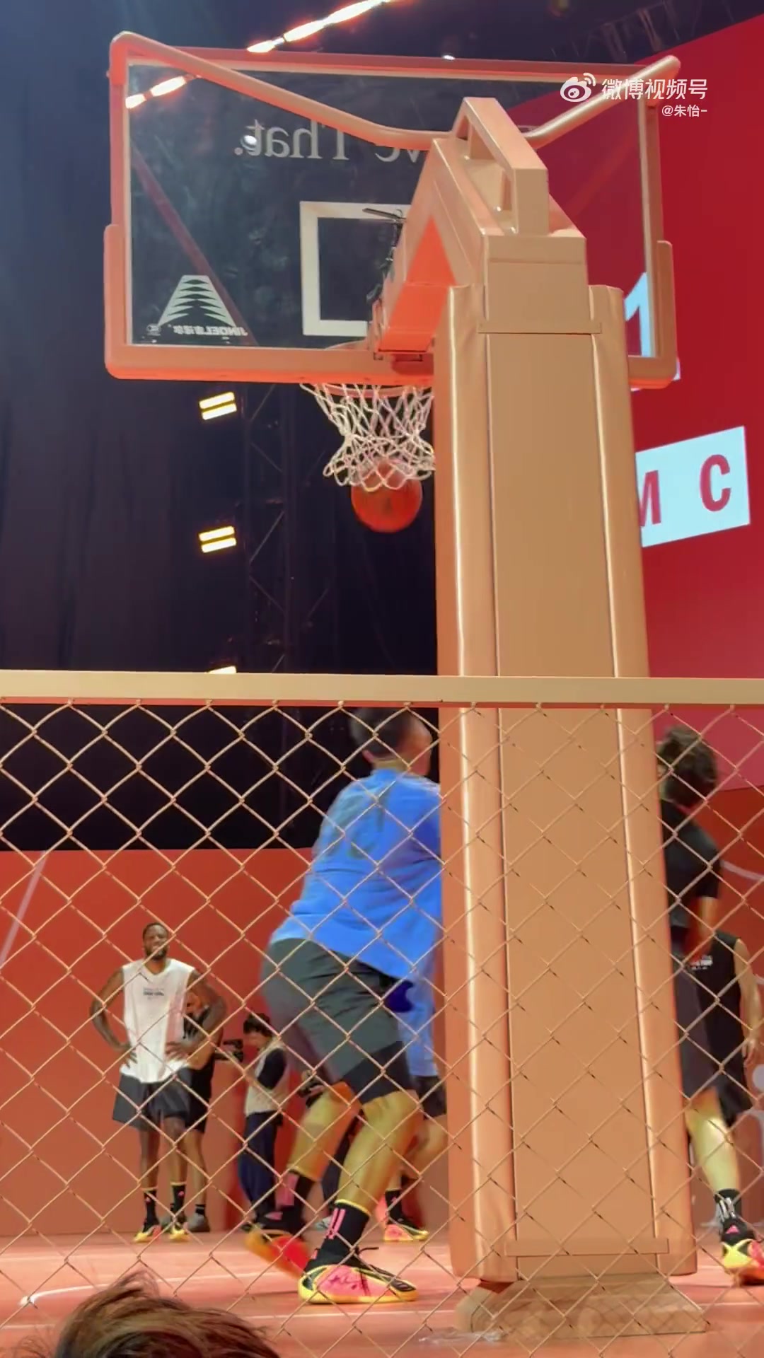 【球盟会】专业！王安宇现身华子中国行现场🔥大秀抢板一条龙+扣篮