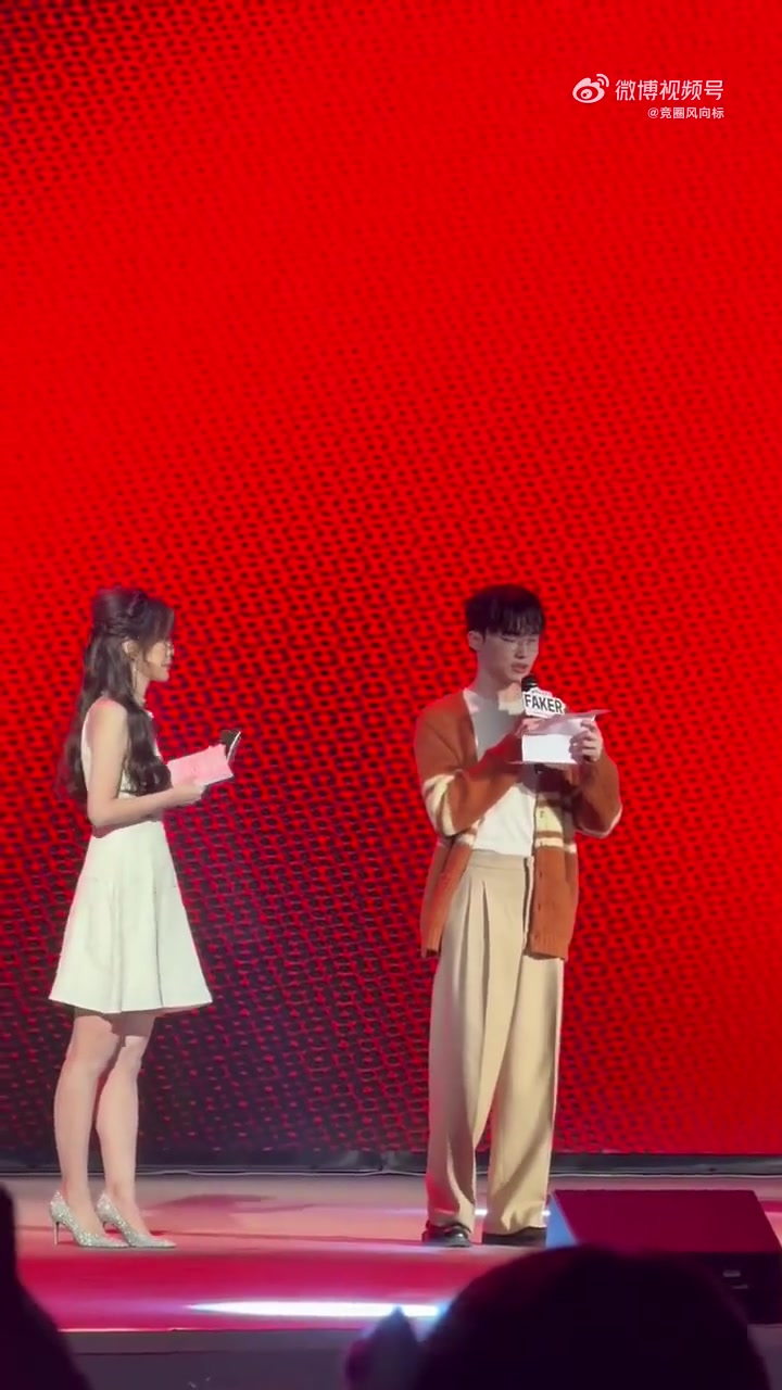 【万博电竞】这就是Goat的职业态度！Faker成都见面会全中文问候：希望今天我们能一起度过难忘的美好时光
