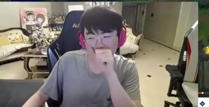 【万博电竞】姿态:我今天从北京回上海,我被T1的人直接包围了