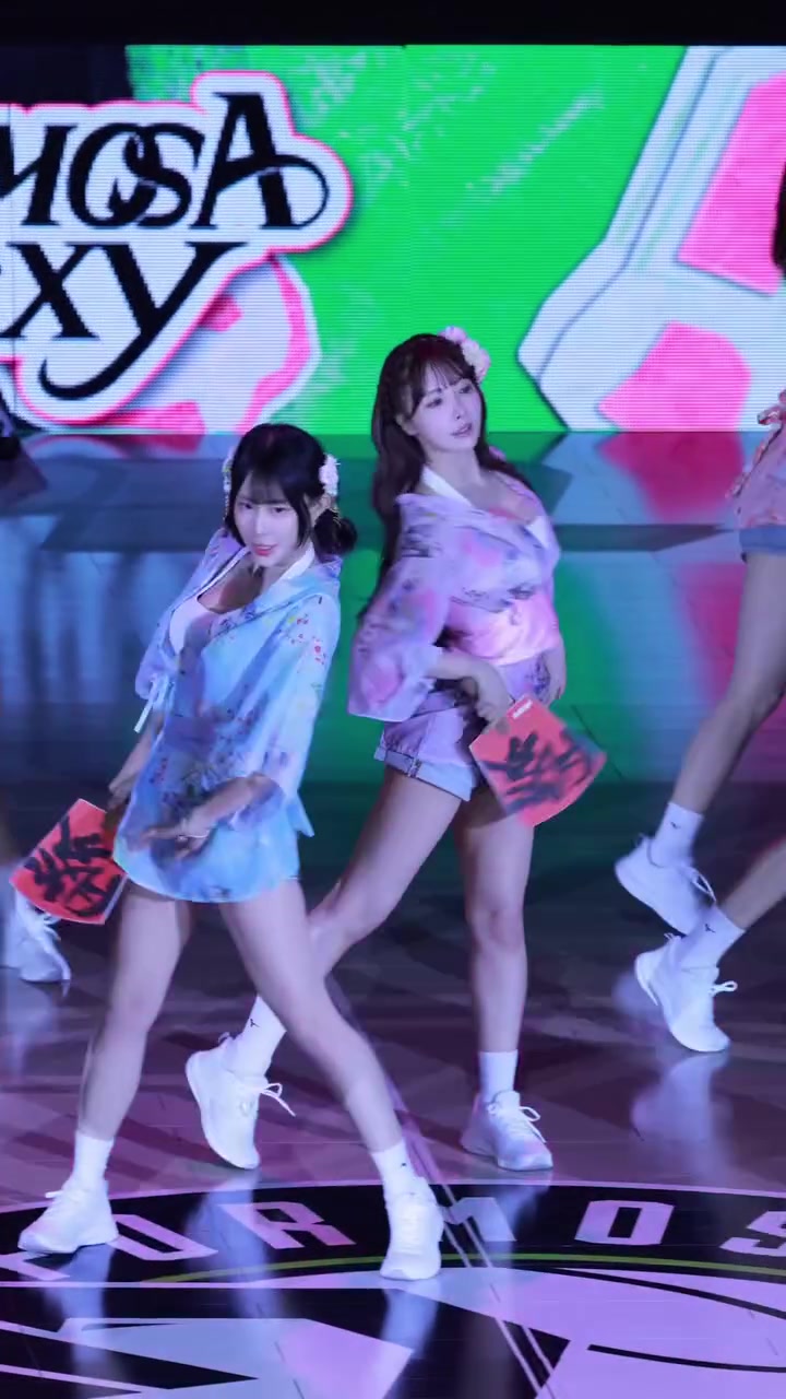 [有趣体育]现场球迷大饱眼福！三上悠亚再来宝岛联赛应援 用中文喊“加油”(图3)