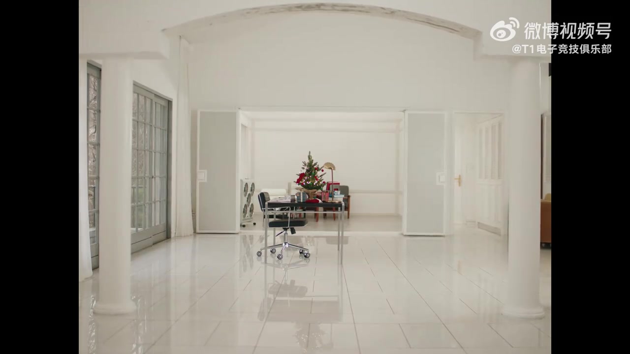 【蜗牛电竞】给粉丝们的圣诞礼物🎁Oner与T1官宣视频：也祝大家圣诞快乐~