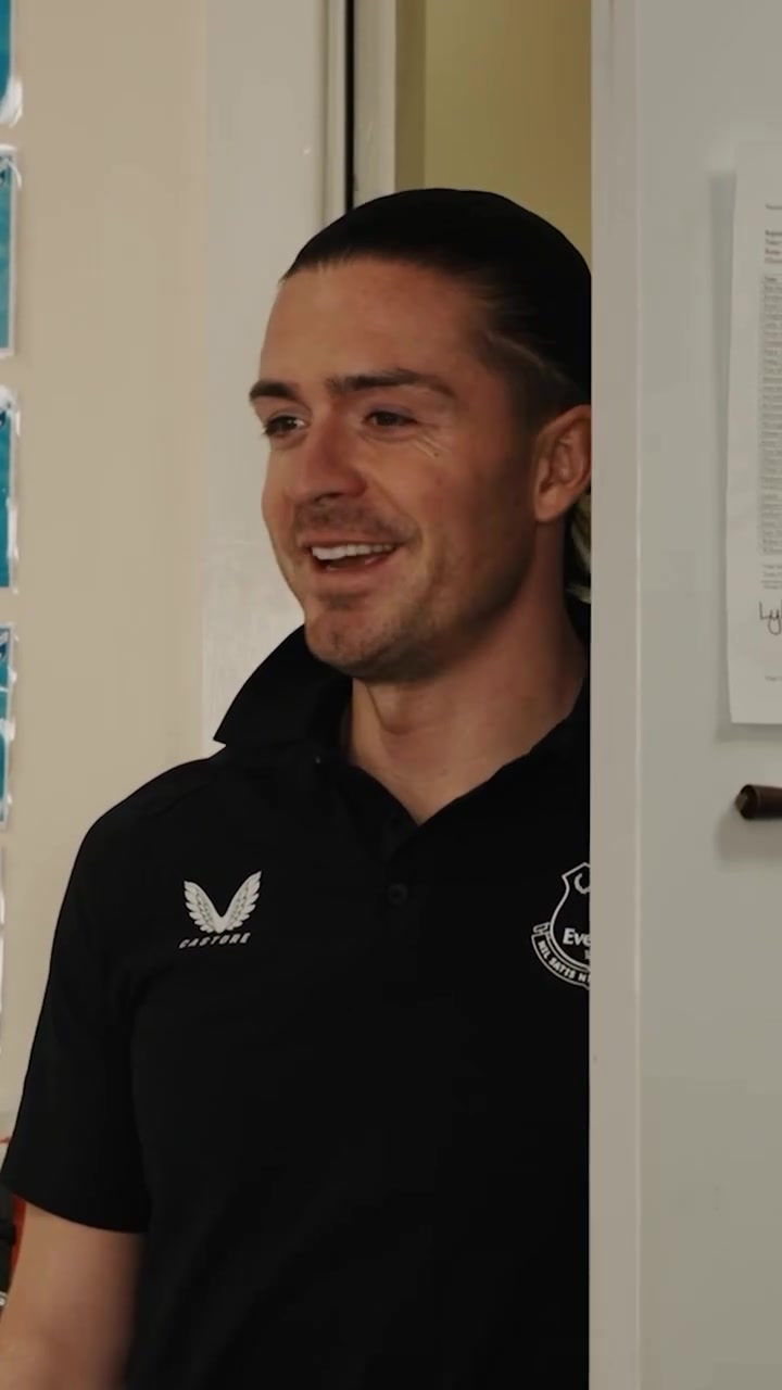 [英超]8岁小球迷丧父后母亲患白血病，格拉利什邀请他现场观赛+互动️(图2)