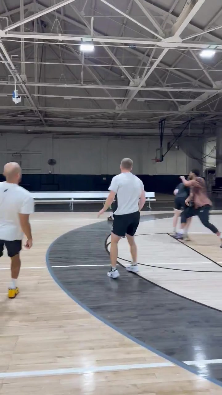 【NBA】库明加经纪人再晒视频回应质疑：不认为我抽帧了 多么丝滑的投篮(图2)