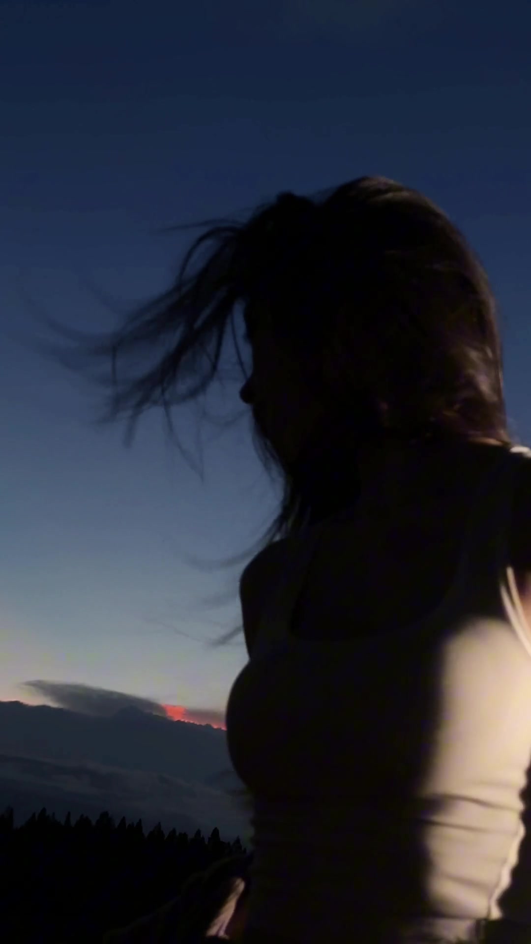 🤣切特在车内偷看豹纹美女跳舞被偷拍&邀请女主来看自己打球