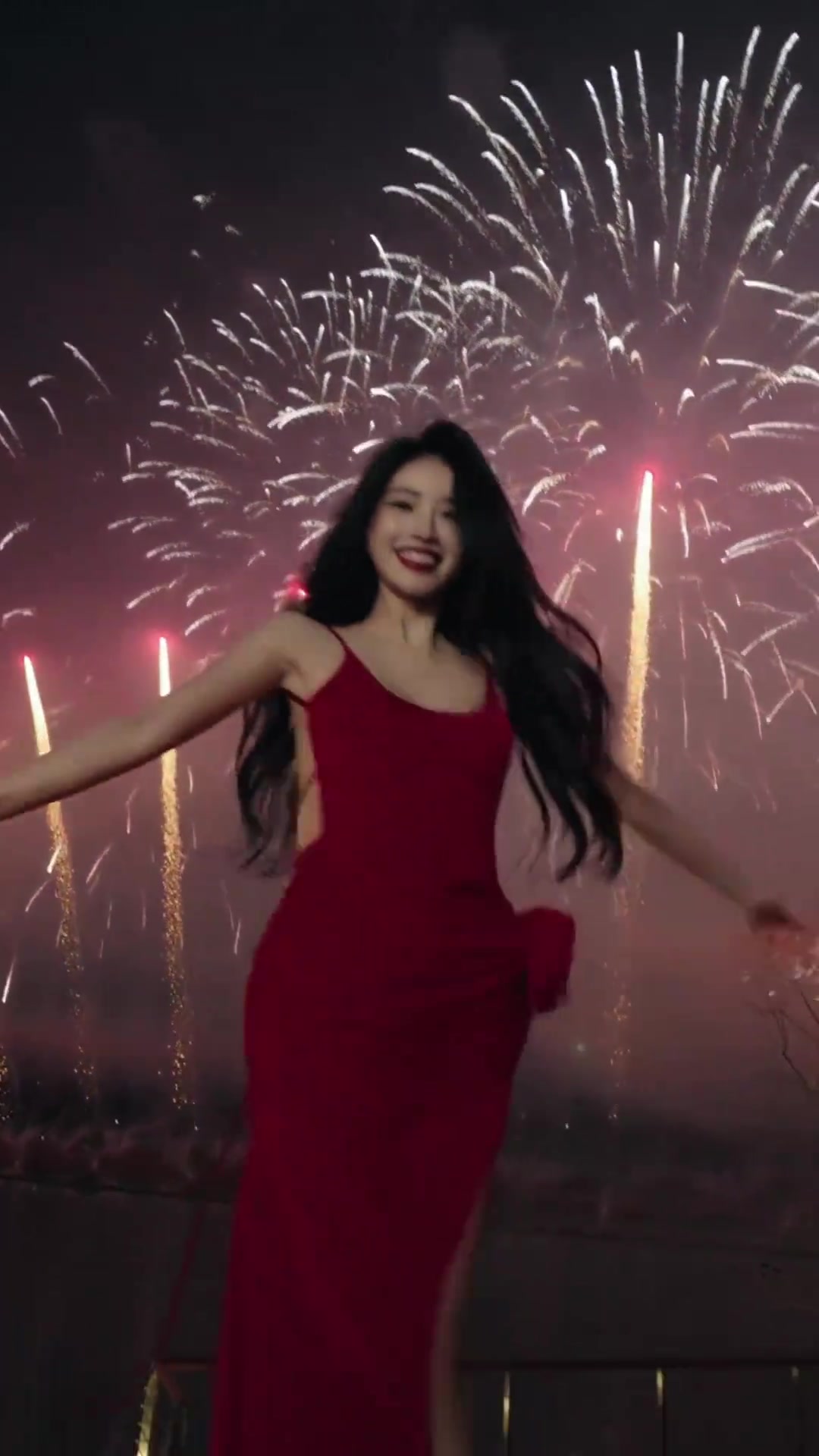 🤣切特在车内偷看豹纹美女跳舞被偷拍&邀请女主来看自己打球